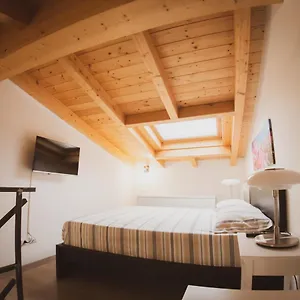 https://home-of-joy-de-cupis.it-romehotels.com