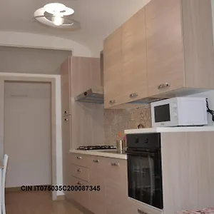 https://la-casetta-di-san-lazzaro.lecce-hotels.com